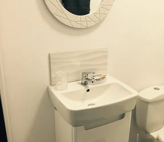 Side 4* מאמאיה